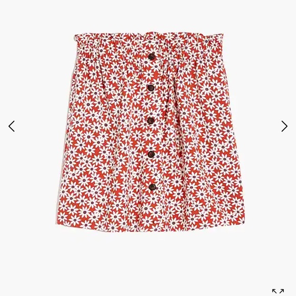 Madewell Paperbag Button-Front Mini Skirt in Falling Daisies - Picture 3 of 6